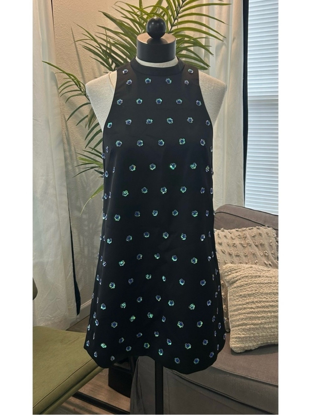 Kèepsake Come A Little Closer Black Dress Medium Sequins Satin Keyhole Closure